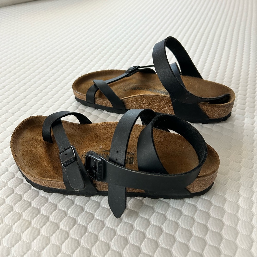 Birkenstock Yara ankle strap sandal